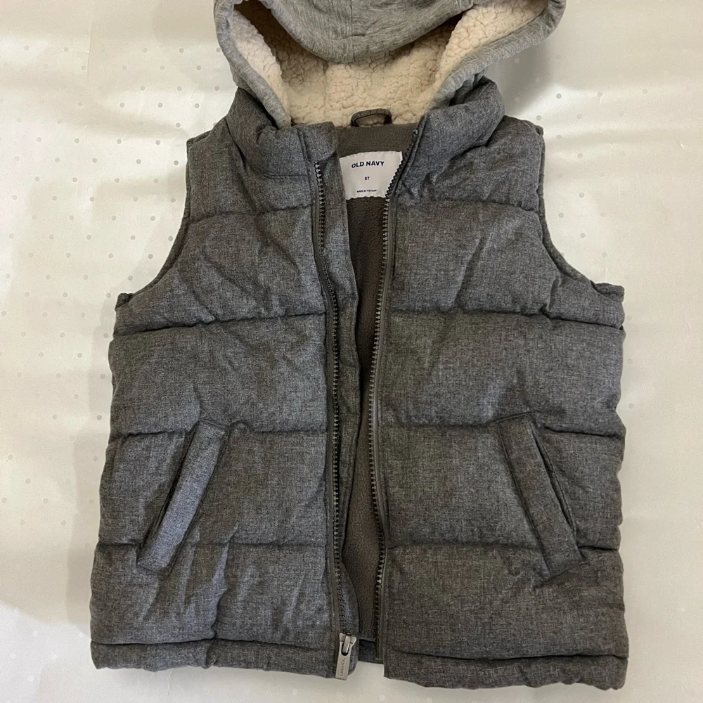 Old Navy Heather Gray Fleece-Lined Vest